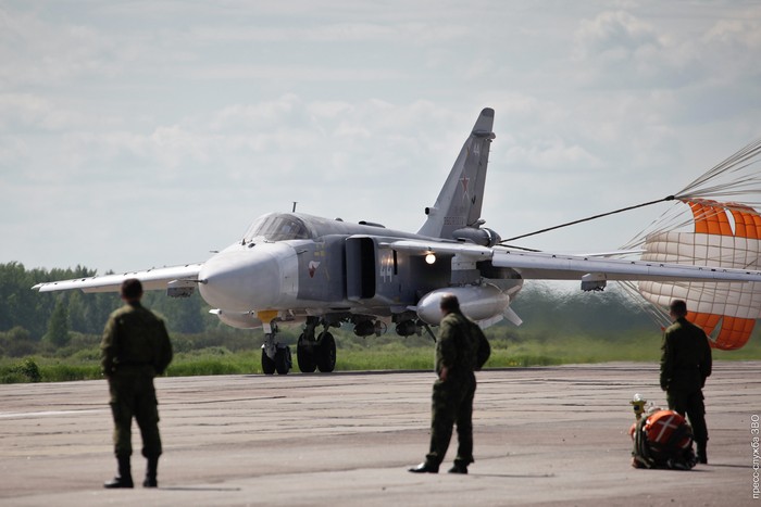 Oanh tạc cơ Su-24